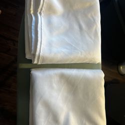 90” x 132” White Tablecloths For 6’ Table