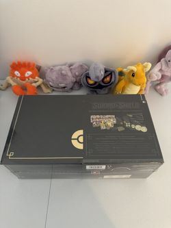 Pokémon Zacian & Zamazenta Ultra Premium Collection