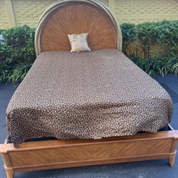 Cama Queen Con Su Colchón Incluido. Hacemos Delivery 
