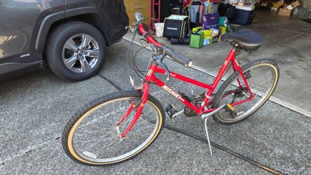 Nishiki women's bike