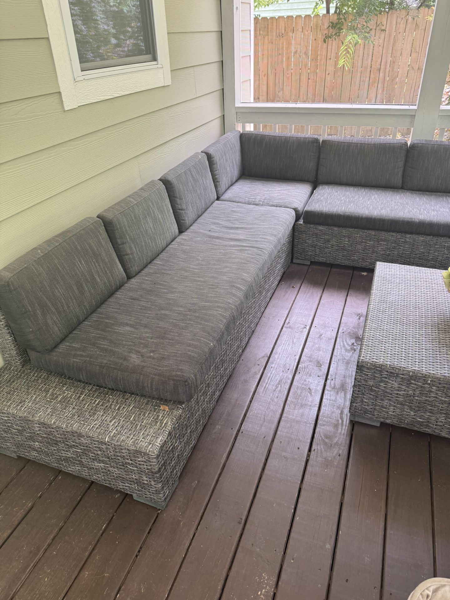 Used Outdoor Patio Furniture Sectional With Table