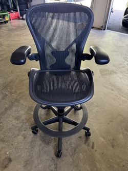 Herman Miller Aeron Drafting Chair – Excellent Condition