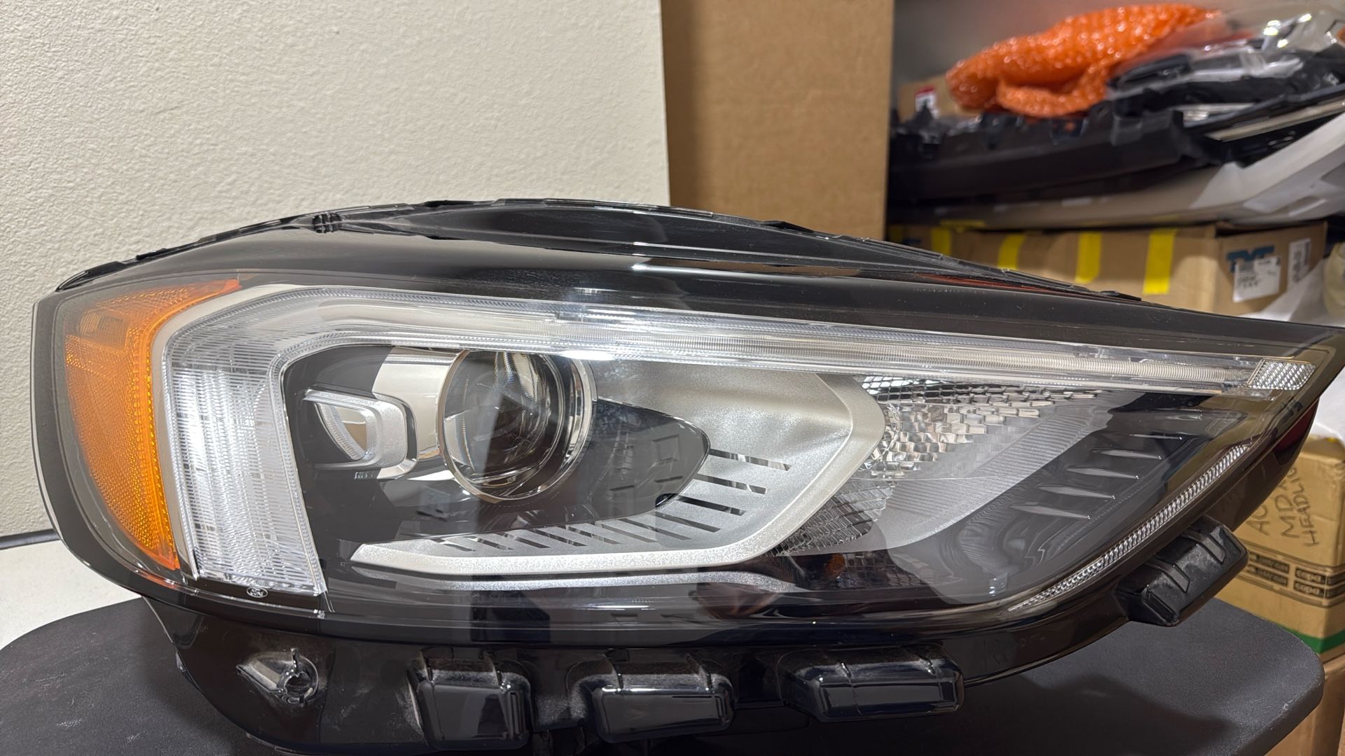 2019 -2022  Ford Edge Headlight Right Side