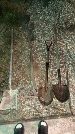 Shovel lot