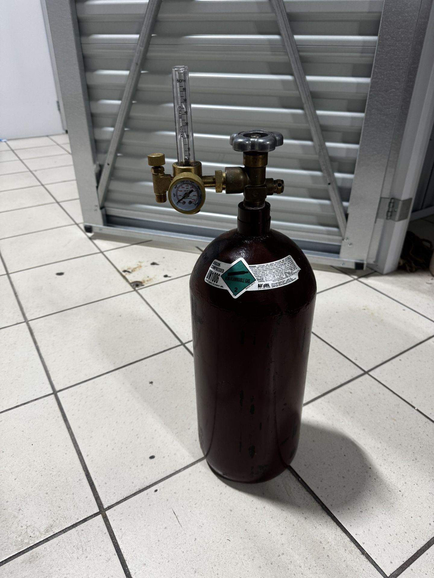 gas cylinder
