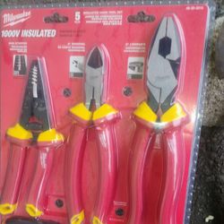 Only$65!!MILWAUKEE48-22-2215 INSULATED100OV  CUTTERS AND SCREWDRIVER 