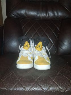 Nike Air Jordan 6 Retro "Yellow Ochre