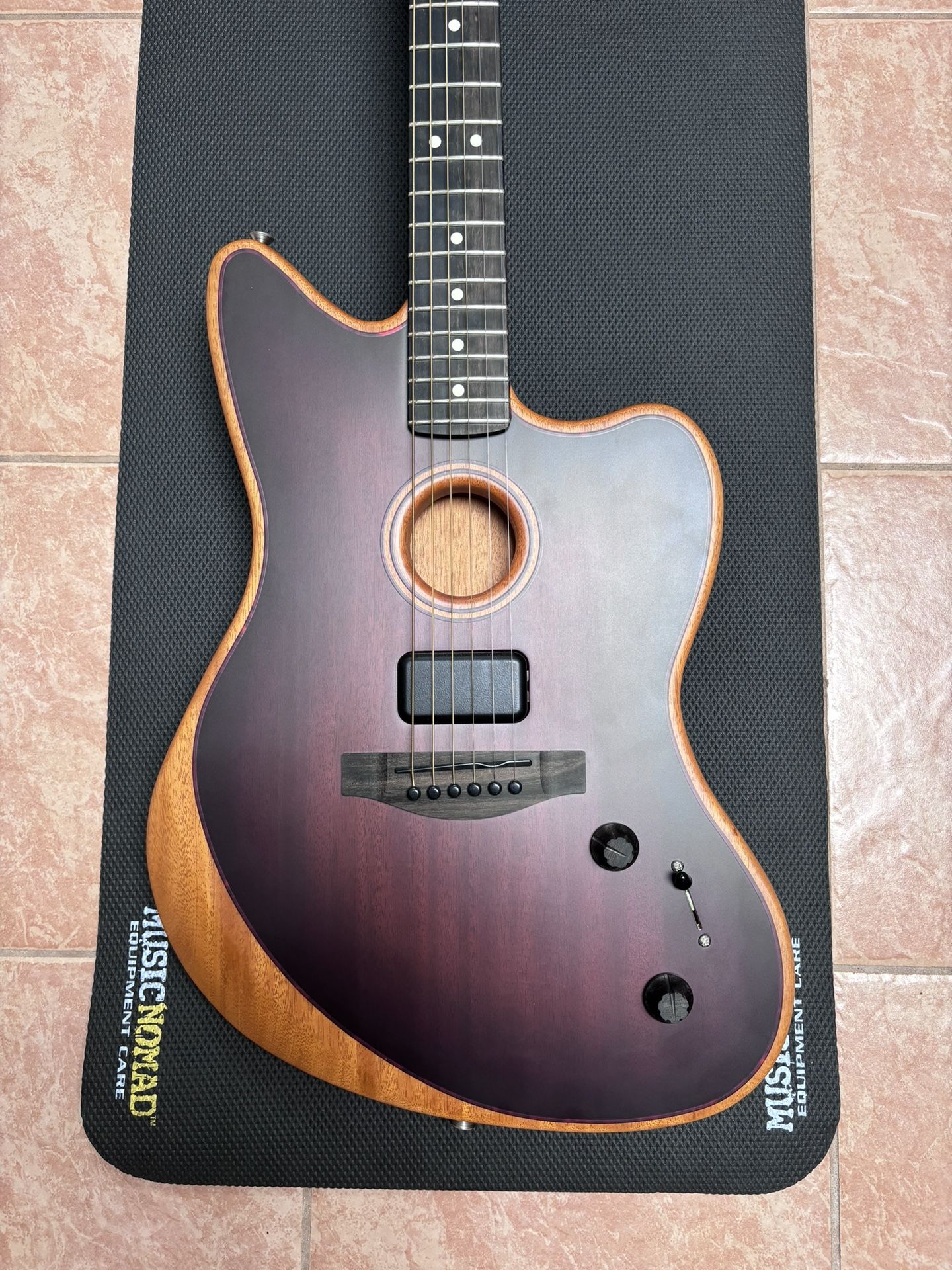Fender American Acoustasonic Jazzmaster All-Mahogany Acoustic Electric Guitar, Bourbon Burst with Gig Bag