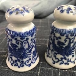 Flow Blue Salt & Pepper