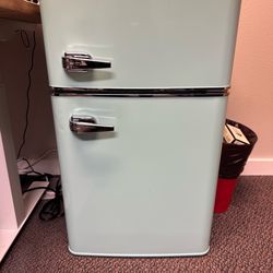 Mini fridge