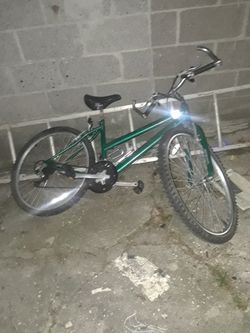 Green bike for sale good brakes
