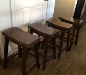 4 bar stools