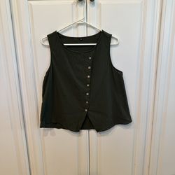🫒 Pretty olive sage army green sleeveless button front top blouse shirt