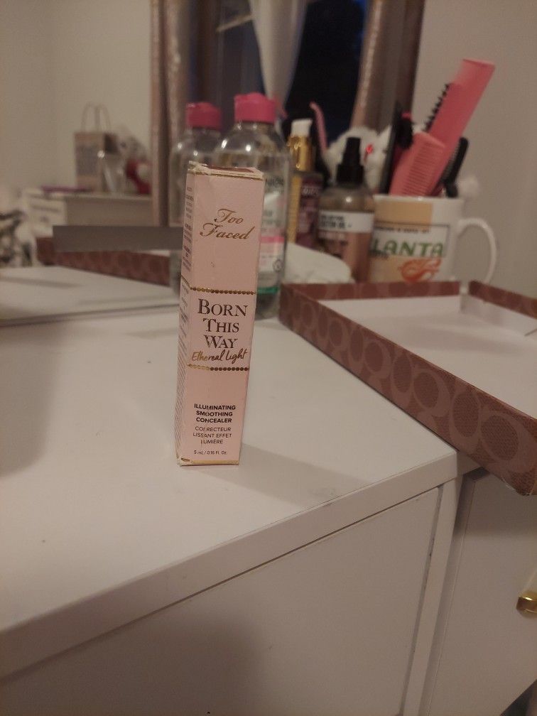 Too Faced/ Born This Way Consumer.