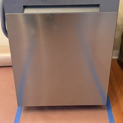 LG Dishwasher *Like new*