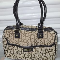 CALVIN KLEIN Purse Really Great Condition