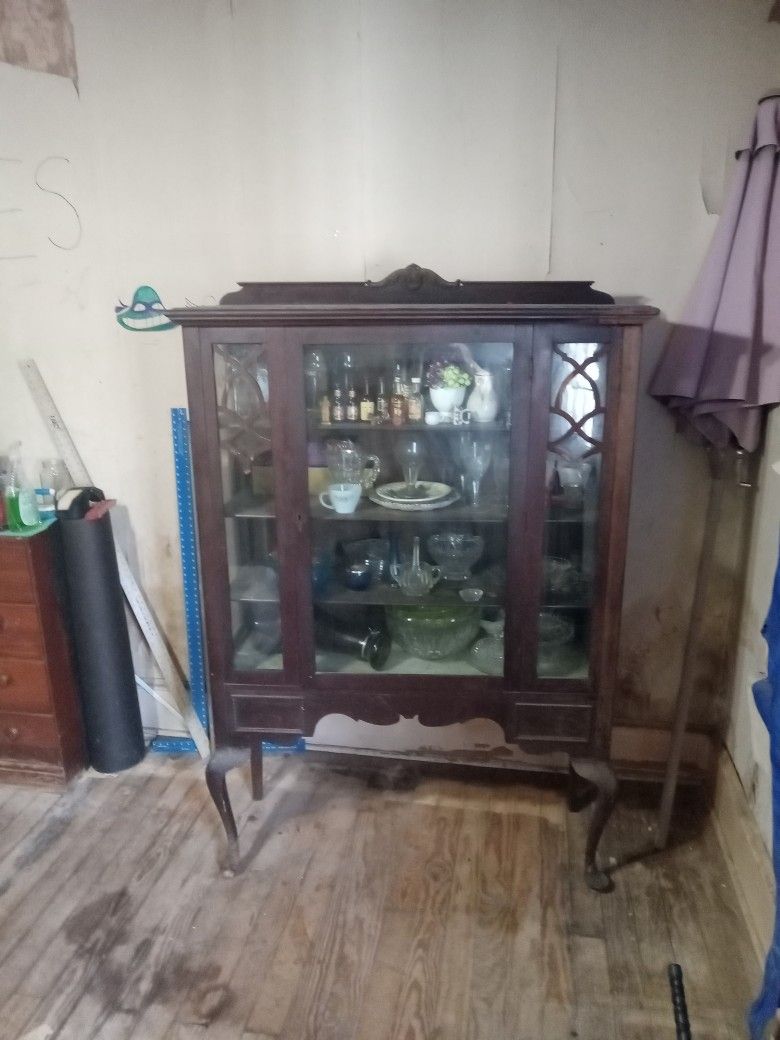 Britton Hoffman Co China Cabnet