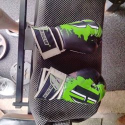 Boxing Gloves Size Medium