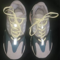 ADIDAS YEEZY WAVE RUNNER SIZE 7.5