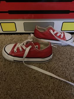 Toddler boys size 6 Chuck Taylors