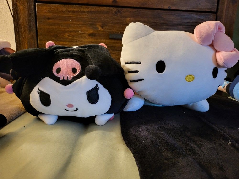 Hello Kitty & Kurormi Lying Down Plush