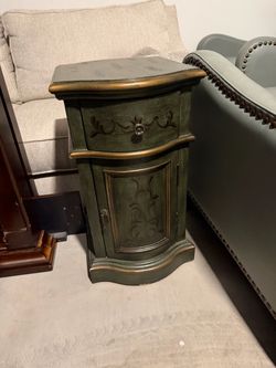 SIDE TABLE