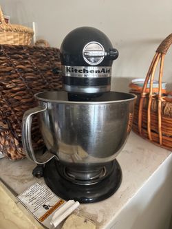 KitchenAid Stand Mixer with Stainless Steel Bowl
