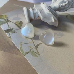 Aretes.  Con Un Sutil Brillo Elegante 