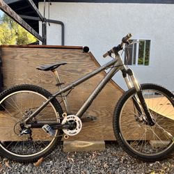 Giant STP2 Hardtail Mountain Bike - Medium 