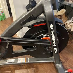 Schwinn IC4 Spin Bike