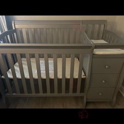 Brand New 3in1 Crib Barely Used