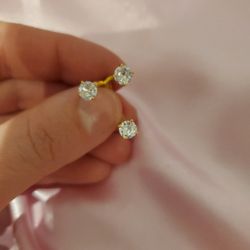 Set Of 2 Adjustable Rings Gold Tone Silver Stamped 3 Cubic Zirconia Stones Size Small From 4 To 6 Max. READ DESCRIPTION. SHIPPING MAY APPLY