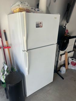 Maytag Performa Refrigerator – 18.5 Cu. Ft. – Works Perfectly – $250 OBO