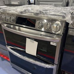 Brand New Lg ThinQ double oven/range, fiber, burner gas air fryer conviction with warranty