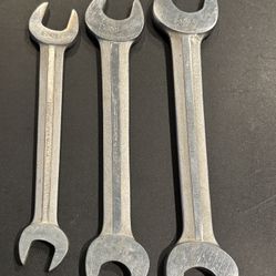 Vintage 3 pc set of Blue Point Supreme Open End Wrenches. S2428 3/4” X 7/8”, S3032 15/16” X 1” & S3436 1-1/16” X 1-1/8”. Nice condition 