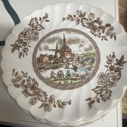 Tullip Time Johnson Brothers England 4 Dinner Plates  & 5 Saucers 
