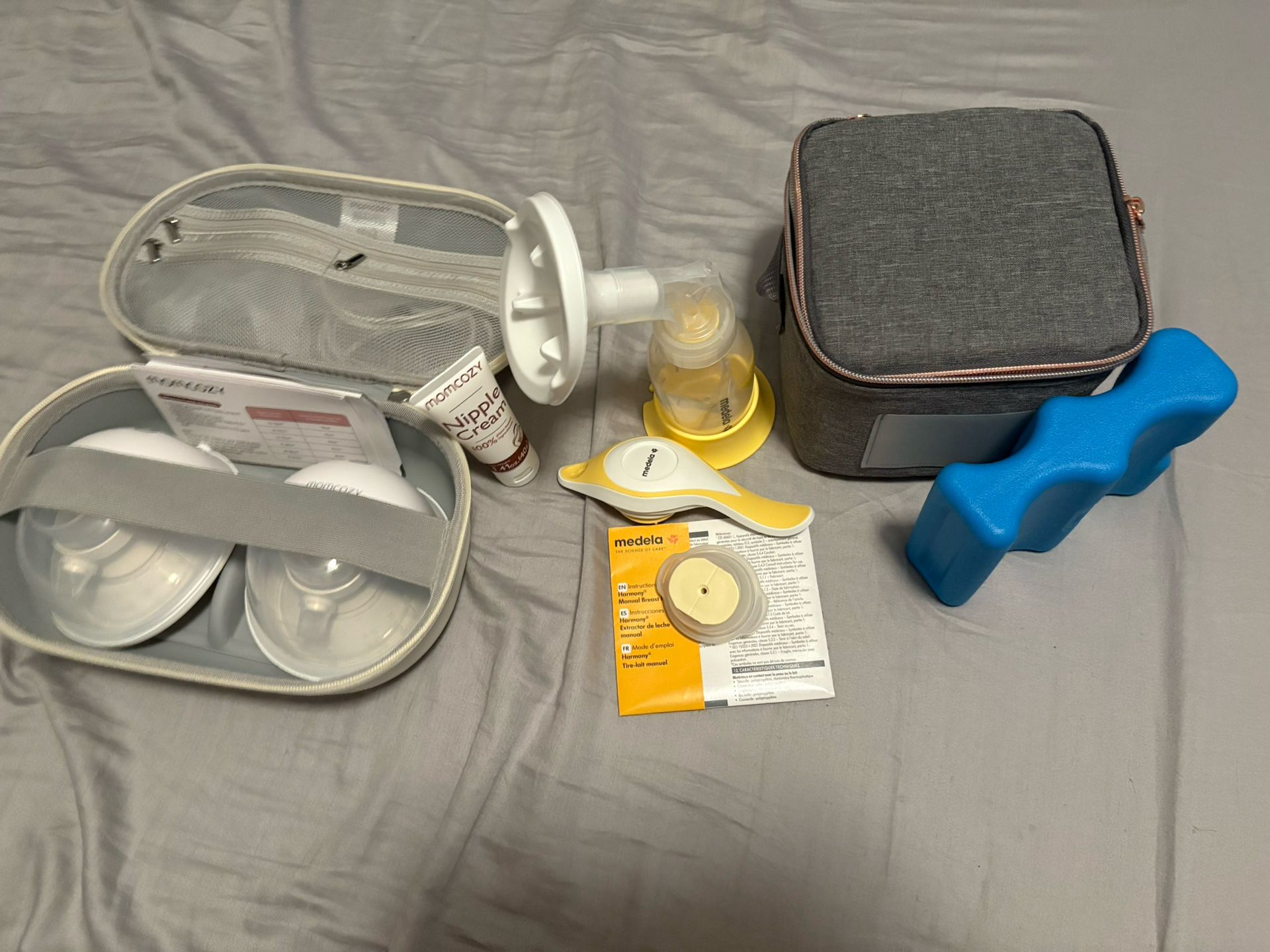 Momcozy & Medela