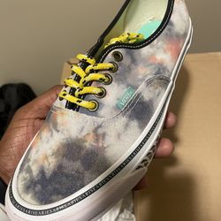 Vans Aries OG size 8