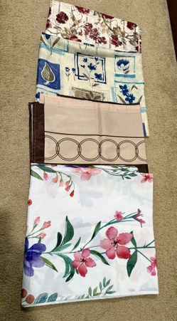 Set Of 4 Beautiful Shower Curtains, In Like New And New Conditions 