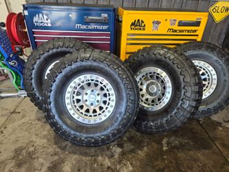 Black Rhino Silver with 37x12.50 17