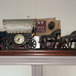 Vintage United Stagecoach brass driver and horses Clock & Light