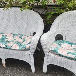 WICKER LOVE SEAT AND CHAIR 