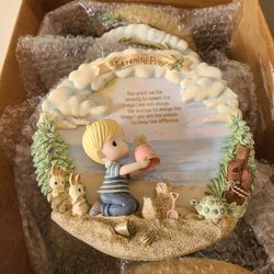 Authentic  Precious moments 3D plates 