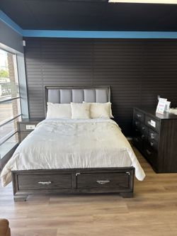 4pc Queen Platform Gray Bed Set