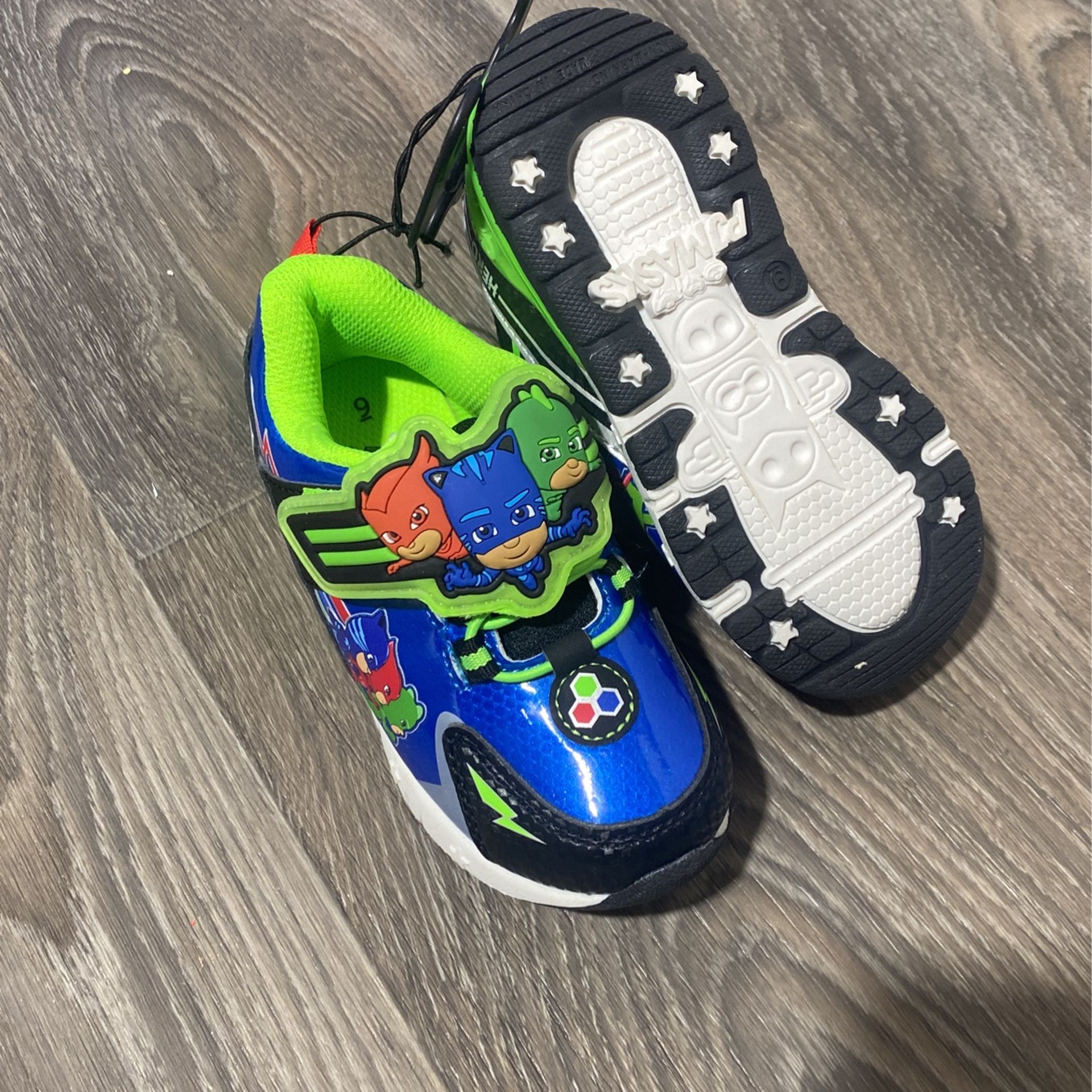 PJ MASKS LIGHT UP SNEAKERS