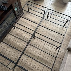 Queen Size Mattress Platform/BedFrame