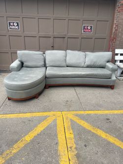 Couch L with delivery
