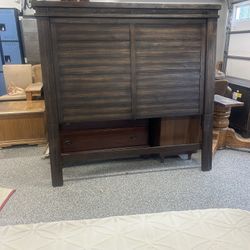 Farmhouse Queen Bed frame And Matching Nightstands 