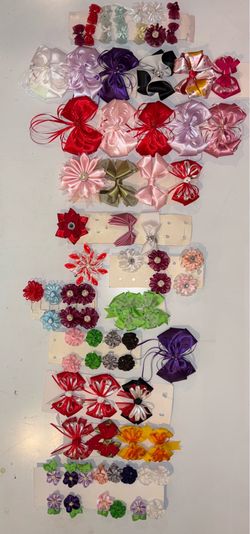 Custom Hair Bows/Moños personalizados