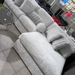 Beautiful “L” Shape Sectional With Oversize Chaise 🔥 Take It Home With Only $50 Down 